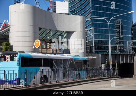 Sydney Bus am Parramatta Bus- und Zugwechselbahnhof, Western Sydney, NSW, Australien Stockfoto