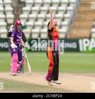 Liz Russell von Central Sparks appelliert für ein Wicket gegen Lightning In einem Rachael Heyhoe Flint Trophy Spiel 11 September 2020 Stockfoto