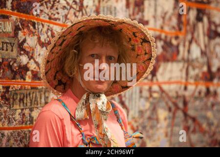 London, Großbritannien, 14. September 2020: Der Künstler Grayson Perry präsentiert seine neue Ausstellung in der Victoria Miro Galerie in Shoreditch, "The MOST Specialest Relationship", eine Sammlung von Töpferwaren, Drucken und einem großen Wandteppich, die die kulturellen Verbindungen zwischen Großbritannien und den USA erforscht. Anna Watson/Alamy Live News Stockfoto