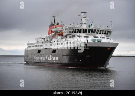 Caladonain MacBrayne Fähre die Caledonian Isles Verkauf in Ardrossan Hafen nach einer Ankündigung von First Minister Nicola Sturgeon, dass der öffentliche Sektor Betreiber Caledonian MacBrayne wurde als bevorzugter Bieter für den nächsten Vertrag zur Verwaltung der Clyde und Hebrides Ferry Services Netzwerk angekündigt. Stockfoto