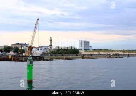 August 21 2020 - Rostock-Warnemünde, Mecklenburg-Vorpommern: Hafen mit historischen Schiffen an der ostsee Stockfoto