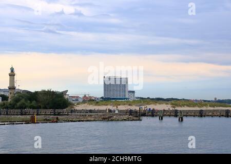 August 21 2020 - Rostock-Warnemünde, Mecklenburg-Vorpommern: Hafen mit historischen Schiffen an der ostsee Stockfoto