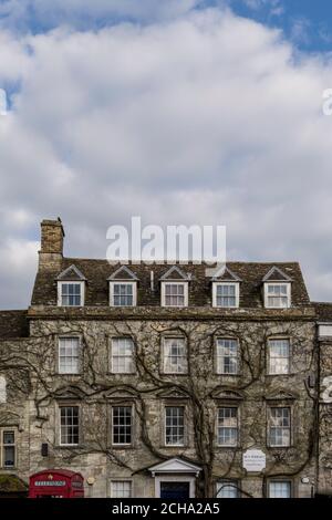 Mitte 18c Grade 2 gelistetes Crew House, Tetbury, Gloucestershire, Großbritannien Stockfoto