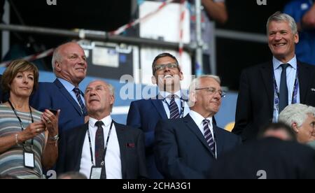 FA-Vorsitzender Greg Dyke (links), David Gill (rechts) und FA-Geschäftsführer Martin Glenn (Mitte) Stockfoto