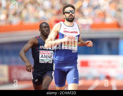 Der britische Martyn Rooney nach dem Qualifying während des 400-m-Halbfinals der Männer am zweiten Tag der Europameisterschaft 2016 im Olympiastadion in Amsterdam. Stockfoto