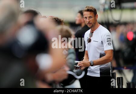 McLaren Honda's Jenson Button während Paddock Day des Grand Prix von Großbritannien 2016 auf Silverstone Circuit, Towcester. Stockfoto