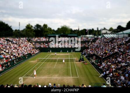 Ein allgemeiner Blick auf Platz 2, während die Williams-Schwestern in den Ladies Double's am 10. Tag der Wimbledon Championships im All England Lawn Tennis und Croquet Club in Wimbledon antreten. Stockfoto