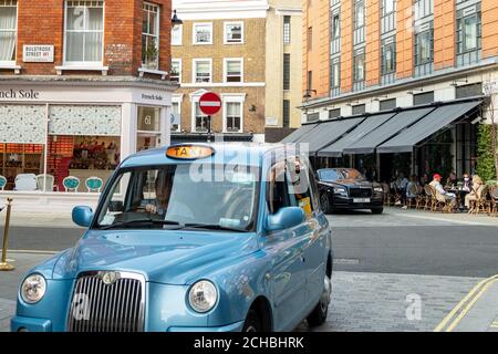 London - September 2020: Marylebone Lane, eine attraktive Straße, die von der Oxford Street zur Marylebone High Street führt Stockfoto