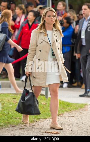 Assistentin für Kommunikation Charlotte Pool in Vancouver, Kanada, während des zweiten Tages der Royal Tour nach Kanada. DRÜCKEN Sie VERBANDSFOTO. Bilddatum: Sonntag, 25. September 2016. Siehe PA Story ROYAL Canada. Bildnachweis sollte lauten: Dominic Lipinski/PA Wire Stockfoto