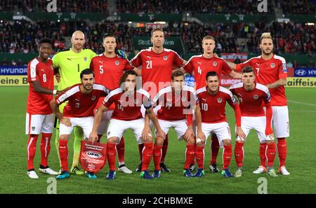 Österreich Teamgruppe. Hinten, L-R: David Alaba, Torwart Robert Almer, Kevin Wimmer, Marc Janko, Martin Hinteregger und Marko Arnautovic. Vordere Reihe, L-R: Aleksandar Dragovic, Julian Baumgartlinger, Florian Klein, Zlatko Junuzovic und Marcel Sabitzer Stockfoto