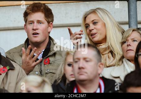 Prinz Harry und Chelsy Davy beim England gegen Australien Rugby Union Spiel in Twickenham, London.07/11/2009 PHOTO CREDIT : © MARK PAIN / ALAMY Stockfoto