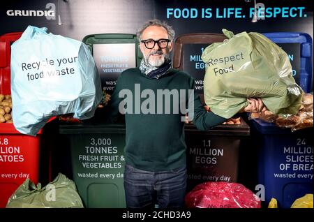 Küchenchef Massimo Bottura veranstaltet zusammen mit Grundig eine Veranstaltung zur Feier der neuen Partnerschaft seiner Wohltätigkeitsorganisation Food for Soul, einer gemeinnützigen Organisation zur Förderung des sozialen Bewusstseins für Lebensmittelverschwendung und Hunger, und der Hausgerätemarke Earls Court, London. Stockfoto