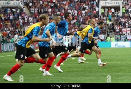 Kroatien Spieler wärmen sich vor der FIFA Weltmeisterschaft, Halbfinale Spiel im Luschniki-Stadion, Moskau. Stockfoto