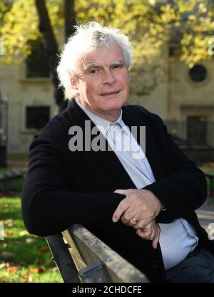 NUR FÜR REDAKTIONELLE VERWENDUNG Sir Simon Rattle, Music Director des London Symphony Orchestra, kündigt die LSO East London Academy, eine wichtige neue Musikerziehungsinitiative für junge East Londoners, bei einer Pressekonferenz im LSO St Luke&Otilde;s in London an. Stockfoto