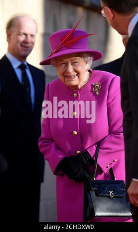 Königin Elizabeth II. Besucht die Honourable Society of Lincoln's Inn in London, um offiziell ihre neue Lehreinrichtung, das Ashworth Centre, zu eröffnen und die kürzlich renovierte Great Hall neu zu beleben. Stockfoto