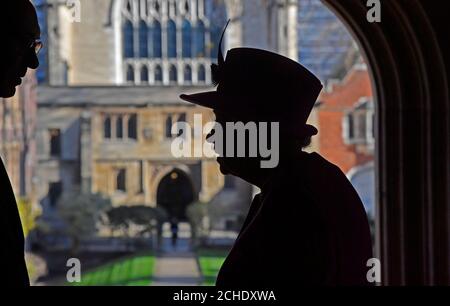 Königin Elizabeth II. Besucht die Honourable Society of Lincoln's Inn in London, um offiziell ihre neue Lehreinrichtung, das Ashworth Centre, zu eröffnen und die kürzlich renovierte Great Hall neu zu beleben. Stockfoto