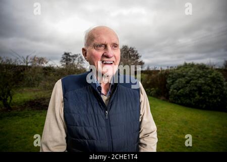 Der pensionierte Garda-Sergeant Mick McElkenny, 86, aus der Washing Bay in der Grafschaft Tyrone, der als Scharfschütze in der irischen Armee ausgebildet wurde und Mitglied des Garda war, bevor er ausgewählt wurde, um hochkarätige Besucher in Irland zu schützen. Stockfoto