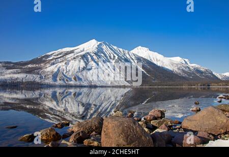 Stanton Mountain am Lake McDonald Reflection im Glacier National Park, Montana, USA Stockfoto