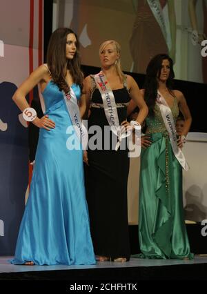 (Links-rechts) Sarah Beaufoy, Miss Yeovil, Gemma Blundell, Miss Southend on Sea und Jennifer Brown, Miss Widnes, drei der Teilnehmer beim Grand Final der Miss Großbritannien im Grosvenor House Hotel im Zentrum von London. Stockfoto