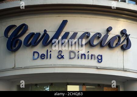 Carluccios in South Kensington, London, während der Schließung geschlossen, stehen einige Ketten vor einer ungewissen Zukunft, auch nach der Einführung von Maßnahmen, um das Land aus der Sperre zu bringen. PA-Foto. Bilddatum: Samstag, 23. Mai 2020. Bildnachweis sollte lauten: Kirsty O'Connor/PA Wire Stockfoto