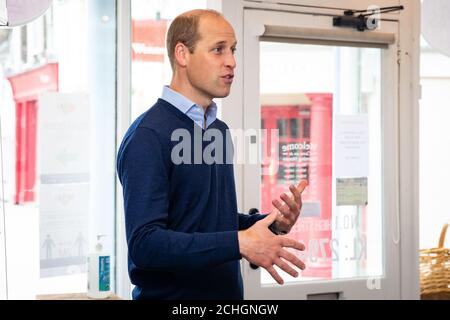 EMBARGO auf 1300 BST Freitag, 19. Juni 2020. Der Herzog von Cambridge bei einem Besuch in Smiths the Bakers, in der High Street in King's Lynn, Norfolk. Stockfoto