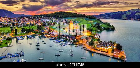 Panorama von Spiez am Thunersee in der Schweiz Stockfoto