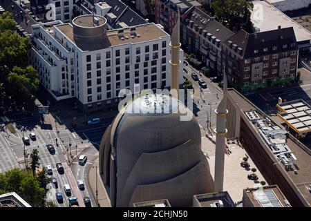 Köln, Deutschland. September 2020. DITIB Zentralmoschee in Ehrenfeld vom Colonius aus gesehen. (Themenbild, Symbolbild) Köln, 09.09.2020 Quelle: dpa/Alamy Live News Stockfoto