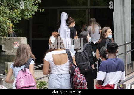 Bergamo, Italien. September 2020. Nach mehr als sechs Monaten öffnen sich die Schulen in Italien wieder, der erste Schultag in Bergamo. (Foto: Luca Ponti/Pacific Press) Quelle: Pacific Press Media Production Corp./Alamy Live News Stockfoto