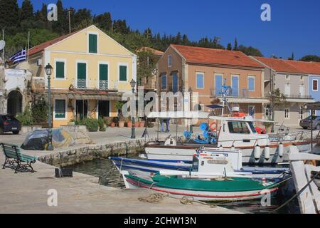 Eines der charmantesten Dörfer in Europa, Fiscardo Dorf in Kefalonia Insel, Griechenland Stockfoto