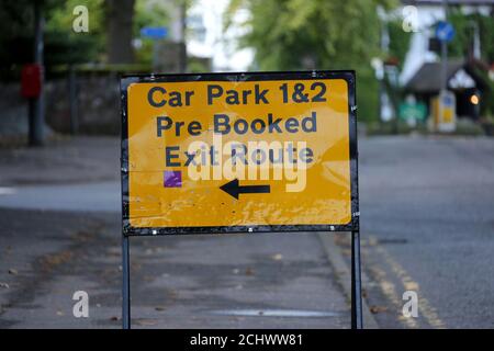 Ayr, Ayrshire, Scotland, UK 05 Sept 2015, Straßenschilder mit Richtungszeichen, Straßensperrungen vor der Scottish Airshow Stockfoto