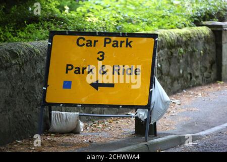 Ayr, Ayrshire, Scotland, UK 05 Sept 2015, Straßenschilder mit Richtungszeichen, Straßensperrungen vor der Scottish Airshow Stockfoto
