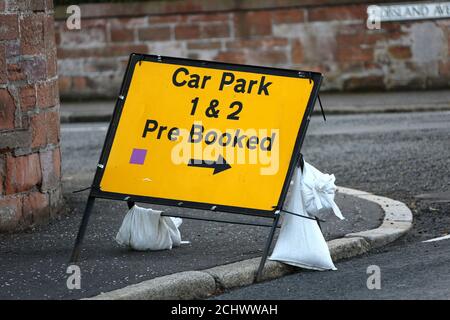 Ayr, Ayrshire, Scotland, UK 05 Sept 2015, Straßenschilder mit Richtungszeichen, Straßensperrungen vor der Scottish Airshow Stockfoto