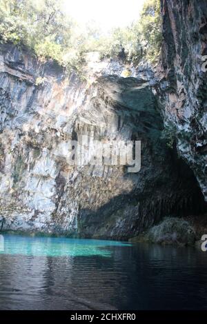 Der See und die Höhle Melissani unter der Mittagssonne in Kefalonia Insel Griechenland Stockfoto