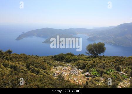 Panoramablick auf Vathi Stadt in Ithaki (Ithaka) Insel in Ionisches Meer Griechenland Stockfoto