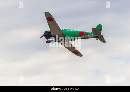 Festaufführung der Nachstellung der Luftwaffe im Zweiten Weltkrieg auf der Wings over Houston Air Show, Houston, Texas. Stockfoto