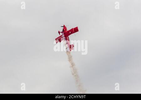 Oracle Bi-Plane Performance bei der Wings Over Houston Air Show Stockfoto