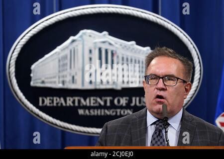 Washington, Usa. September 2020. Andrew Wheeler, Administrator der Umweltschutzbehörde (EPA), spricht während einer Pressekonferenz im Justizministerium in Washington, Montag, den 14. September 2020. Die Automobilhersteller Daimler AG und die Tochtergesellschaft Mercedes-Benz USA haben sich bereit erklärt, 1.5 Milliarden US-Dollar an die US-Regierung und die kalifornischen staatlichen Regulierungsbehörden zu zahlen, um die Vorwürfe über Emissionsbetrügereien zu klären. Pool Foto von Susan Walsh/UPI Kredit: UPI/Alamy Live Nachrichten Stockfoto