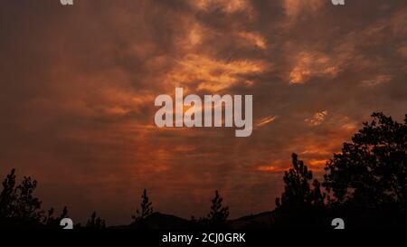 Schönes Licht in dieser frühmorgendlichen Landschaft. Oregon, Ashland, Cascade Siskiyou National Monument, Sommer Stockfoto