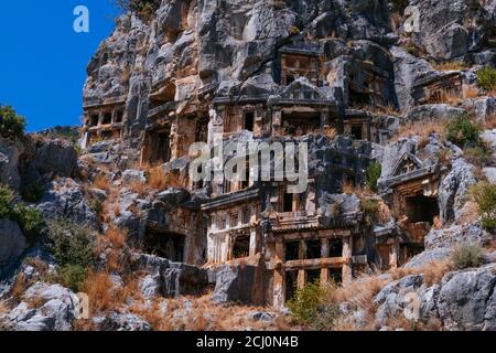 Alte lykische Felsgräberruinen in Demre, ehemalige Myra, Antalya, Türkei Stockfoto