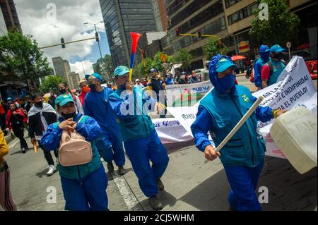 Sidikalistische Mitglieder der Recycling-Asoziationen von Bogota demonstrieren in Front des Gesundheitsministeriums für die Rechte an Haben Sie einen Job und Gesundheit ser Stockfoto