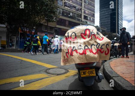 Sidikalistische Mitglieder der Recycling-Asoziationen von Bogota demonstrieren in Front des Gesundheitsministeriums für die Rechte an Haben Sie einen Job und Gesundheit ser Stockfoto