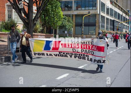 Sidikalistische Mitglieder der Recycling-Asoziationen von Bogota demonstrieren in Front des Gesundheitsministeriums für die Rechte an Haben Sie einen Job und Gesundheit ser Stockfoto