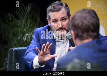 Austin, Texas, USA. September 2019. US-Senator TED CRUZ, R-Texas, spricht mit dem Journalisten Chris Hayes über seine mögliche Präsidentschaftswahl 2024 während einer Sitzung des Texas Tribune Festivals im Paramount Theater am 28. September 2019. Quelle: Bob Daemmrich/ZUMA Wire/Alamy Live News Stockfoto