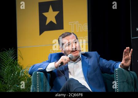 Austin, Texas, USA. September 2019. US-Senator TED CRUZ, R-Texas, spricht mit dem Journalisten Chris Hayes über seine mögliche Präsidentschaftswahl 2024 während einer Sitzung des Texas Tribune Festivals im Paramount Theater am 28. September 2019. Quelle: Bob Daemmrich/ZUMA Wire/Alamy Live News Stockfoto