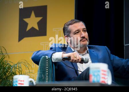 Austin, Texas, USA. September 2019. US-Senator TED CRUZ, R-Texas, spricht mit dem Journalisten Chris Hayes über seine mögliche Präsidentschaftswahl 2024 während einer Sitzung des Texas Tribune Festivals im Paramount Theater am 28. September 2019. Quelle: Bob Daemmrich/ZUMA Wire/Alamy Live News Stockfoto