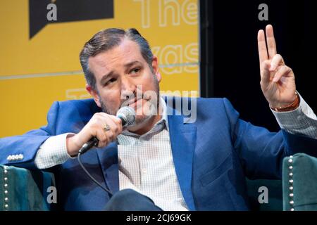 Austin, Texas, USA. September 2019. US-Senator TED CRUZ, R-Texas, spricht mit dem Journalisten Chris Hayes über seine mögliche Präsidentschaftswahl 2024 während einer Sitzung des Texas Tribune Festivals im Paramount Theater am 28. September 2019. Quelle: Bob Daemmrich/ZUMA Wire/Alamy Live News Stockfoto