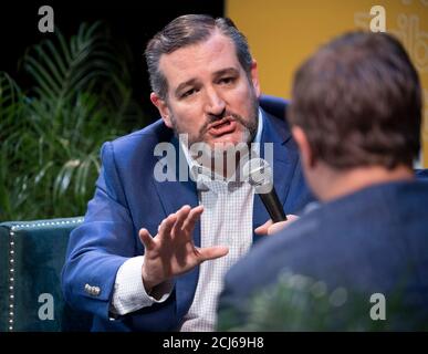 Austin, Texas, USA. September 2019. US-Senator TED CRUZ, R-Texas, spricht mit dem Journalisten Chris Hayes über seine mögliche Präsidentschaftswahl 2024 während einer Sitzung des Texas Tribune Festivals im Paramount Theater am 28. September 2019. Quelle: Bob Daemmrich/ZUMA Wire/Alamy Live News Stockfoto