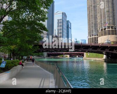 Chicago River und Riverwalk. Downtown Chicago, Illinois. Stockfoto