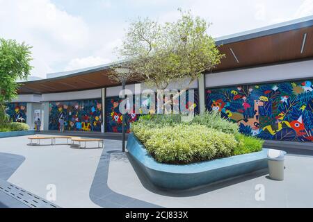Samut Prakan, Thailand - 28. Juli 2020: Landschaft von Siam Premium Outlets Bangkok am östlichen Stadtrand von Bangkok gelegen, ist dies die Heimat einer Straße Stockfoto
