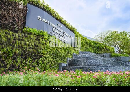 Samut Prakan, Thailand - 28. Juli 2020: Landschaft von Siam Premium Outlets Bangkok am östlichen Stadtrand von Bangkok gelegen, ist dies die Heimat einer Straße Stockfoto